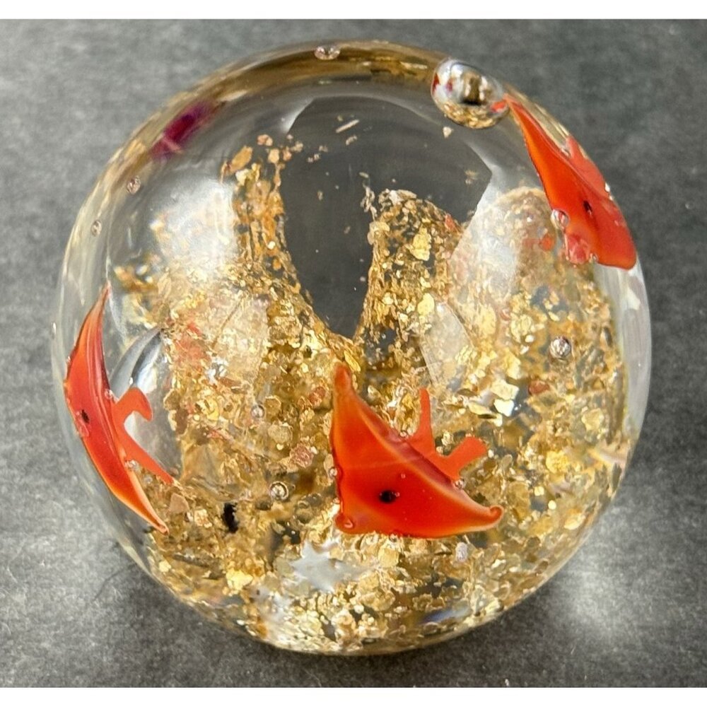 Dynasty Gallery Heirloom Collectibles Glass Paperweight Angel Fish Gold Flecks